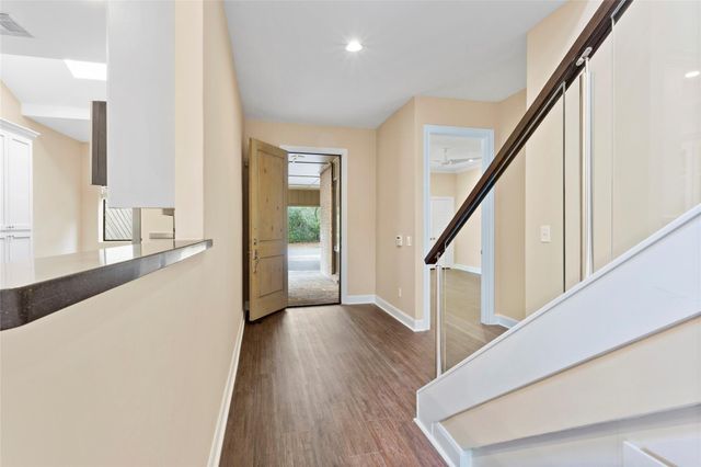 148 Sugarberry Circle, Houston, TX 77024