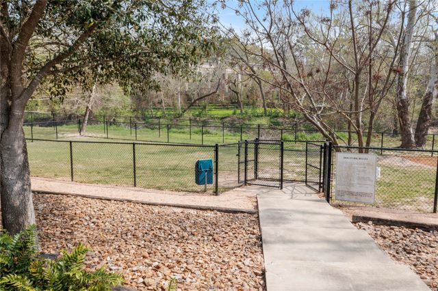 148 Sugarberry Circle, Houston, TX 77024