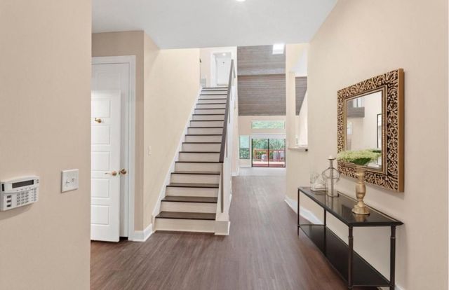 148 Sugarberry Circle, Houston, TX 77024