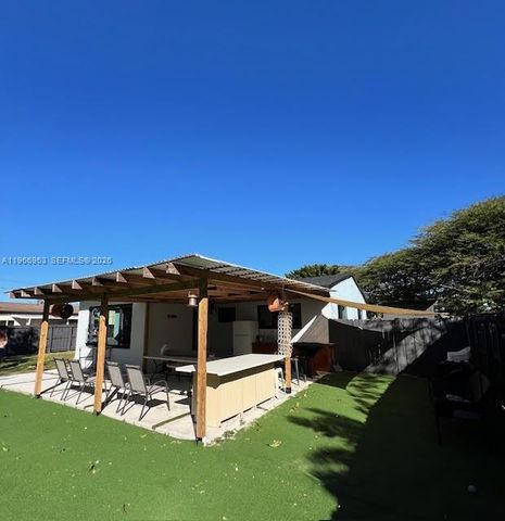 1998 NE 180th St, North Miami Beach, FL 33162