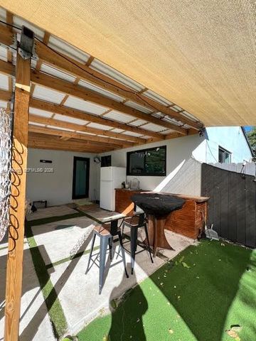 1998 NE 180th St, North Miami Beach, FL 33162