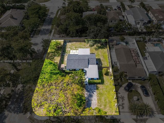 1998 NE 180th St, North Miami Beach, FL 33162