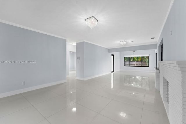 1998 NE 180th St, North Miami Beach, FL 33162