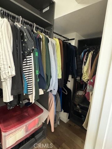 18326 Collins Street F, Tarzana (los Angeles), CA 91356