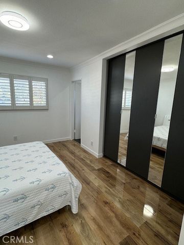 18326 Collins Street F, Tarzana (los Angeles), CA 91356