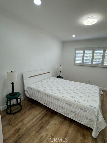 18326 Collins Street F, Tarzana (los Angeles), CA 91356