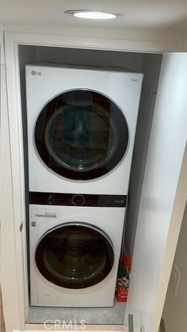 18326 Collins Street F, Tarzana (los Angeles), CA 91356