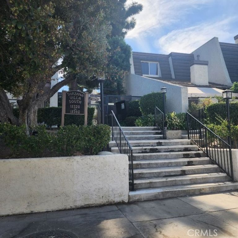 18326 Collins Street F, Tarzana (los Angeles), CA 91356