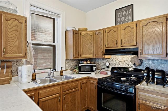 4334 Lindell Boulevard, St Louis, MO 63108