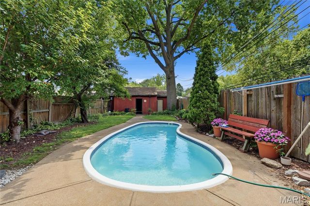 4334 Lindell Boulevard, St Louis, MO 63108