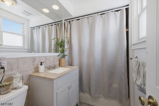 50 Livingston Ave, New Providence Boro, NJ 07974