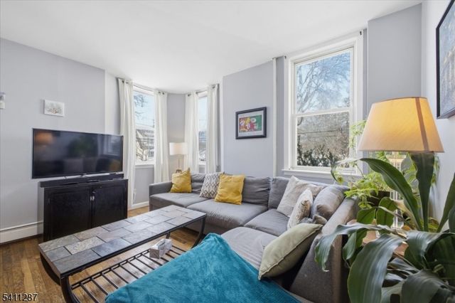 50 Livingston Ave, New Providence Boro, NJ 07974