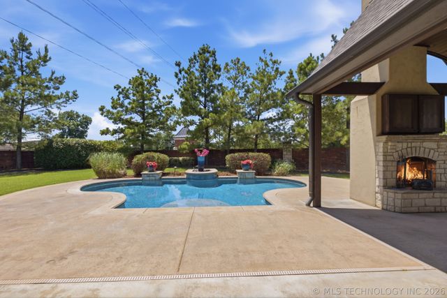 8008 S Galveston Court, Tulsa, OK 74132