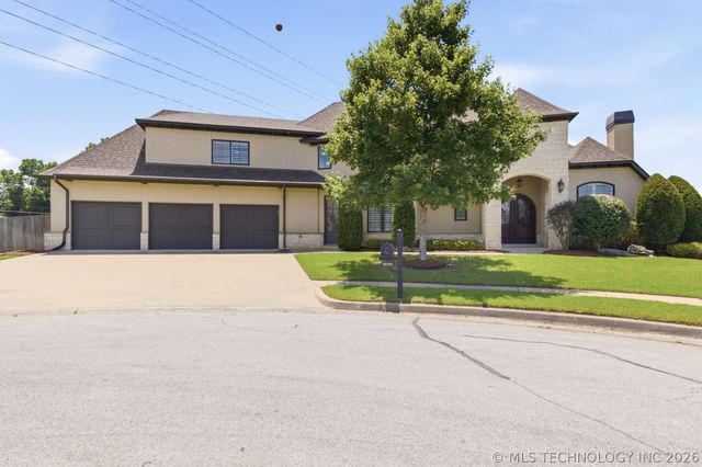 8008 S Galveston Court, Tulsa, OK 74132
