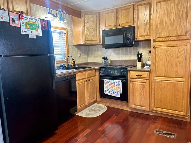2088 Kingfisher Dr., Surfside Beach, SC 29575