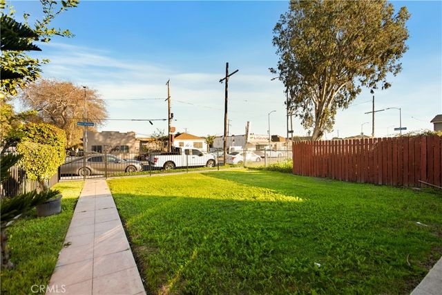 8449 S Main, Los Angeles, CA 90003