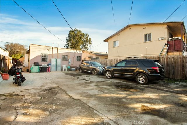 8449 S Main, Los Angeles, CA 90003