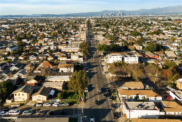 8449 S Main, Los Angeles, CA 90003