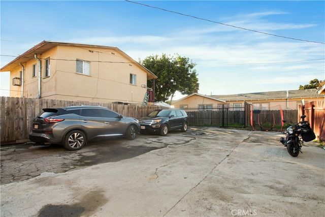 8449 S Main, Los Angeles, CA 90003