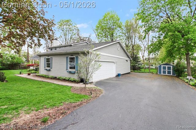 259 Wing Court, Northville, MI 48167