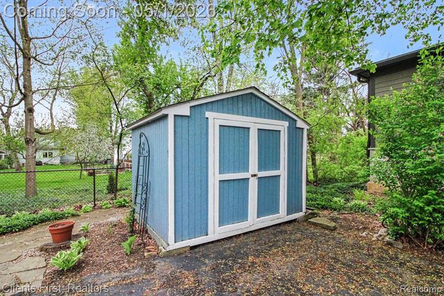 259 Wing Court, Northville, MI 48167