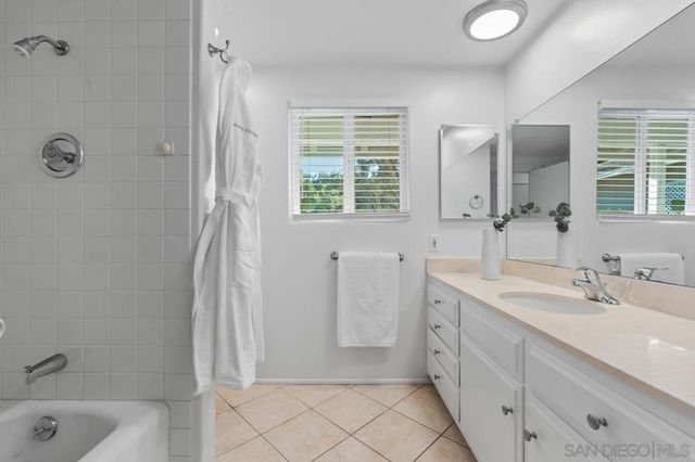 11942 Lomica, San Diego, CA 92128