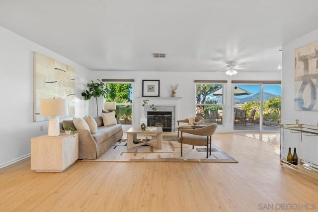 11942 Lomica, San Diego, CA 92128
