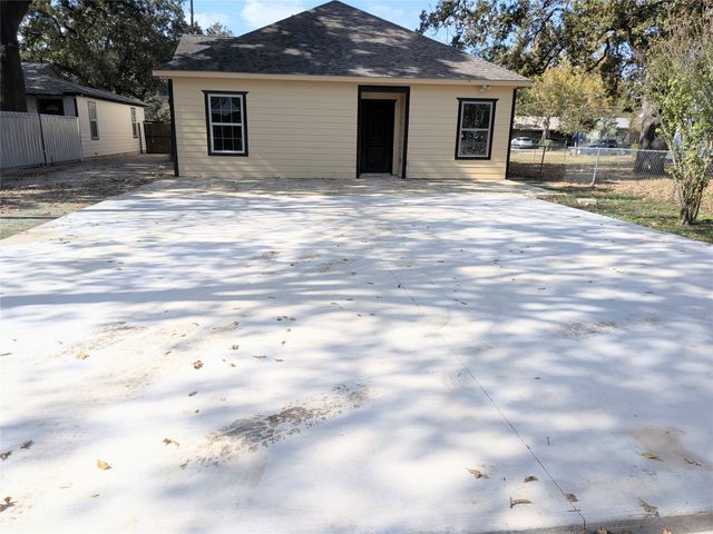 608 Holcomb Road, Dallas, TX 75217