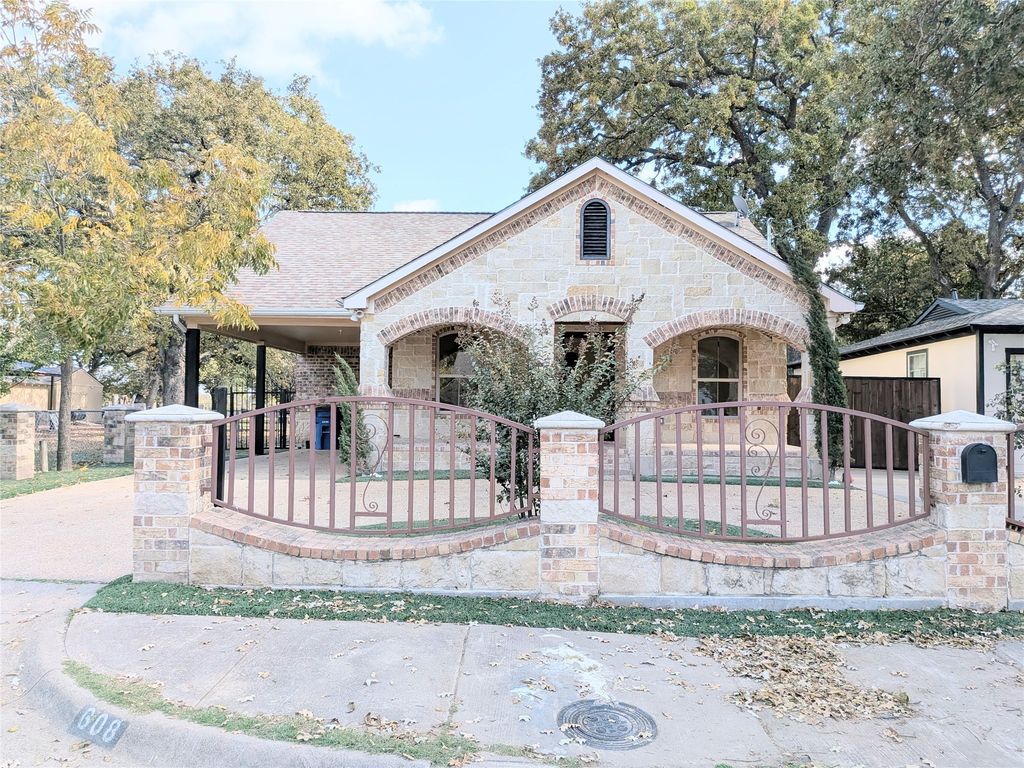 608 Holcomb Road, Dallas, TX 75217