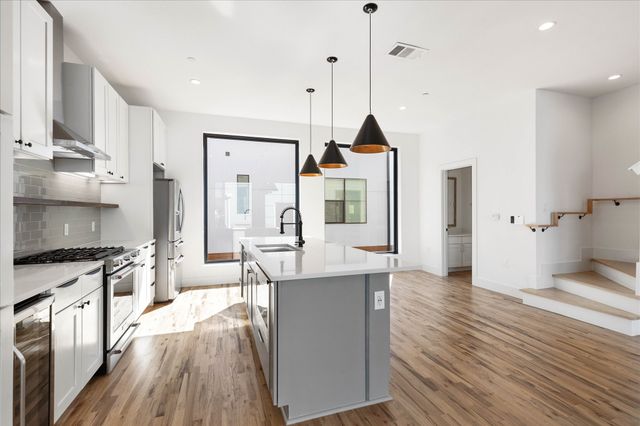 2107 N Garrett Avenue 103, Dallas, TX 75206