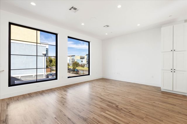 2107 N Garrett Avenue 103, Dallas, TX 75206