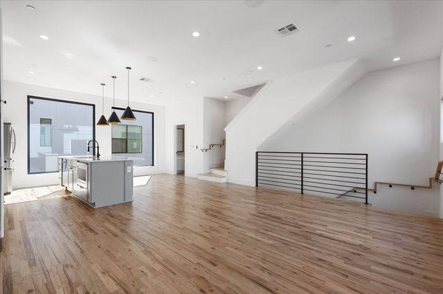 2107 N Garrett Avenue 103, Dallas, TX 75206