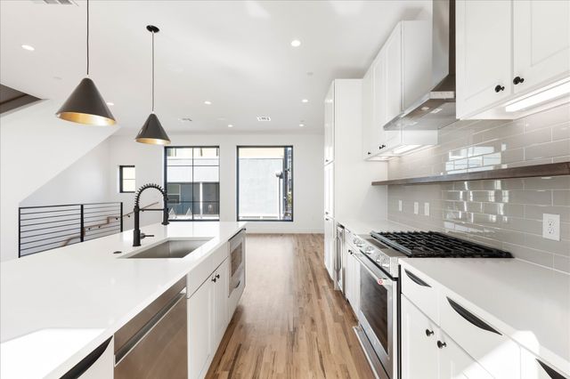 2107 N Garrett Avenue 103, Dallas, TX 75206