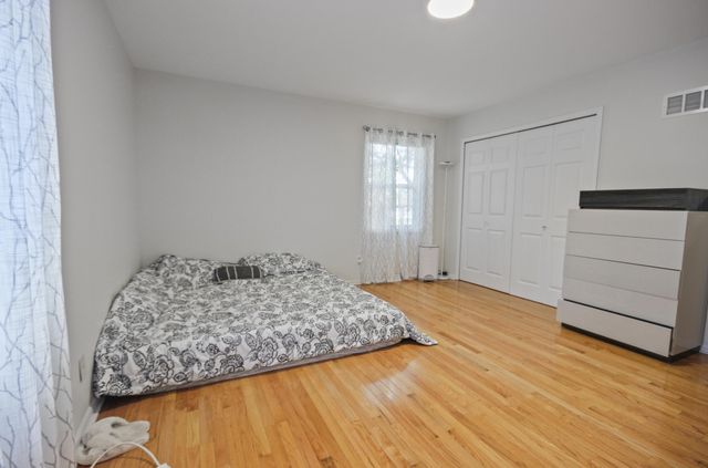 4213 Glen Oaks Drive, Crown Point, IN 46307