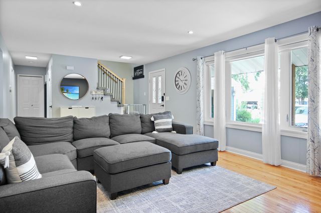 4213 Glen Oaks Drive, Crown Point, IN 46307