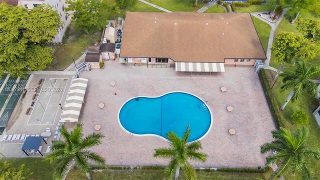 2831 Somerset Dr 311, Lauderdale Lakes, FL 33311