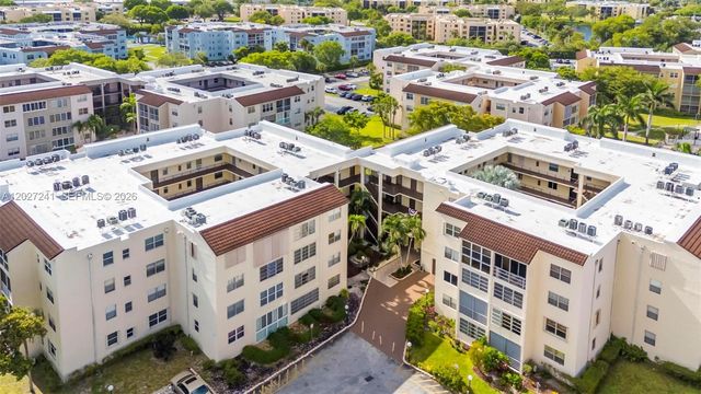 2831 Somerset Dr 311, Lauderdale Lakes, FL 33311