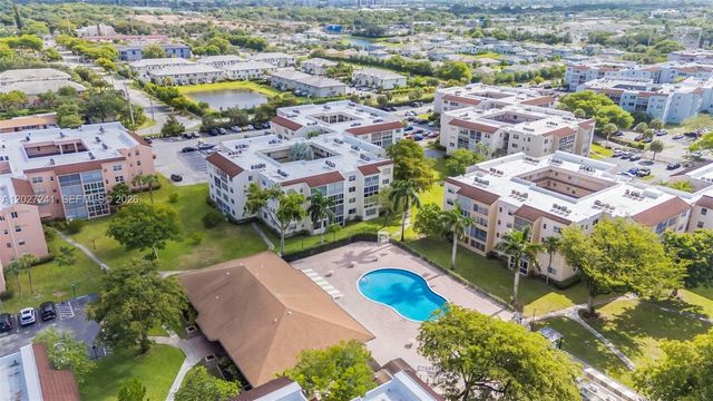 2831 Somerset Dr 311, Lauderdale Lakes, FL 33311