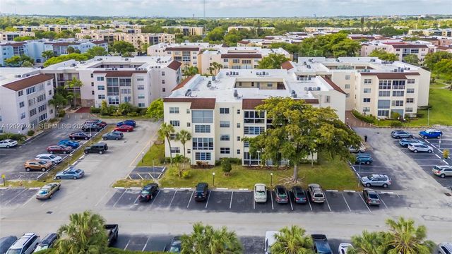 2831 Somerset Dr 311, Lauderdale Lakes, FL 33311