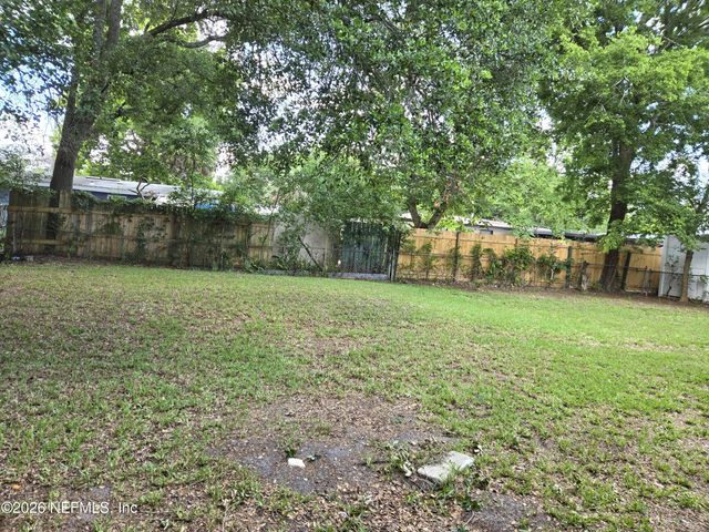 2918 RED OAK Drive, Jacksonville, FL 32277
