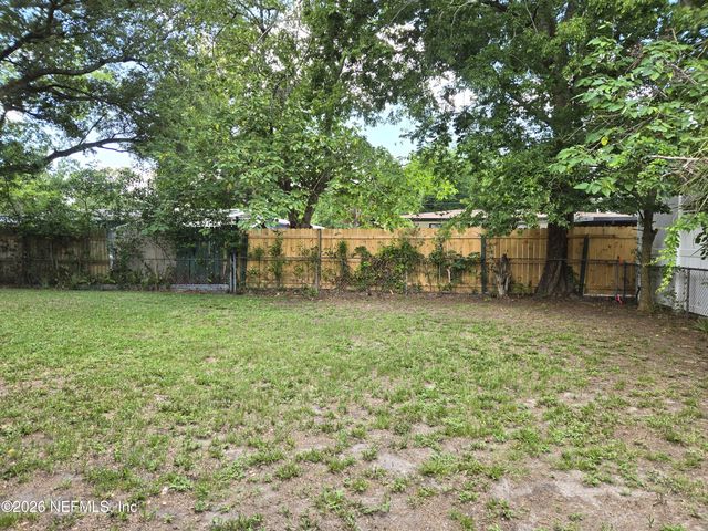 2918 RED OAK Drive, Jacksonville, FL 32277