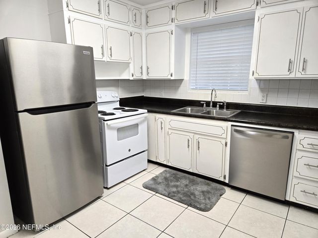 2918 RED OAK Drive, Jacksonville, FL 32277