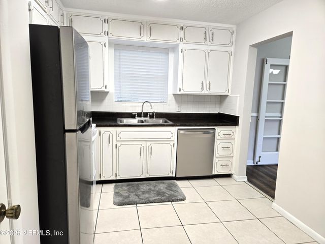 2918 RED OAK Drive, Jacksonville, FL 32277