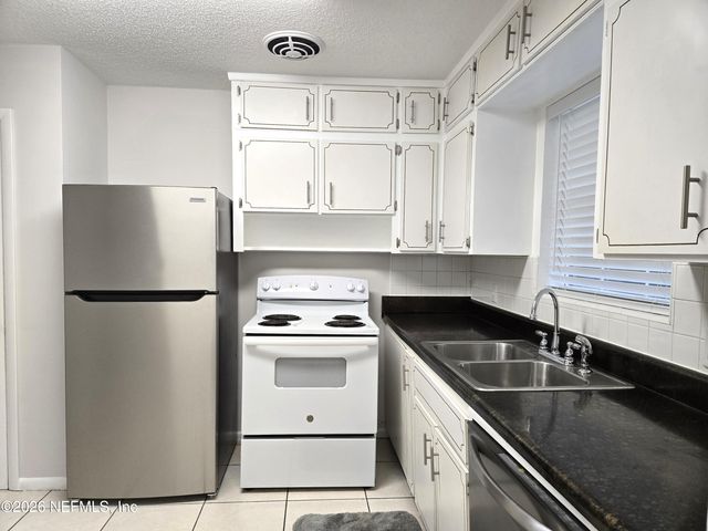 2918 RED OAK Drive, Jacksonville, FL 32277