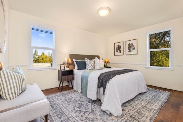 15910 1st Ave NW, Shoreline, WA 98177
