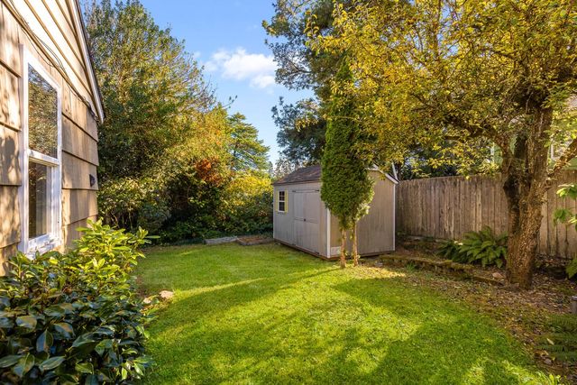 15910 1st Ave NW, Shoreline, WA 98177