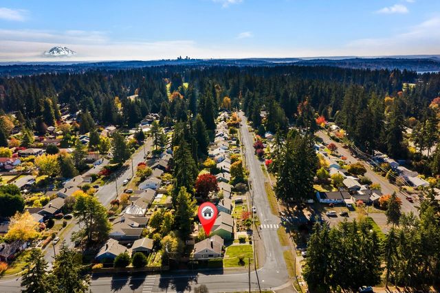 15910 1st Ave NW, Shoreline, WA 98177