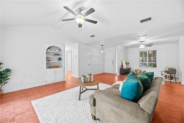 225 Pecos St, Portland, TX 78374