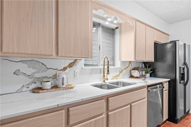 225 Pecos St, Portland, TX 78374