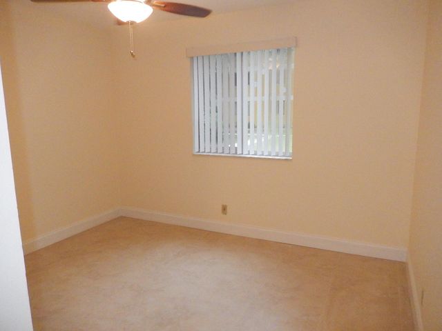 3017 N Oakland Forest Drive 106, Oakland Park, FL 33309